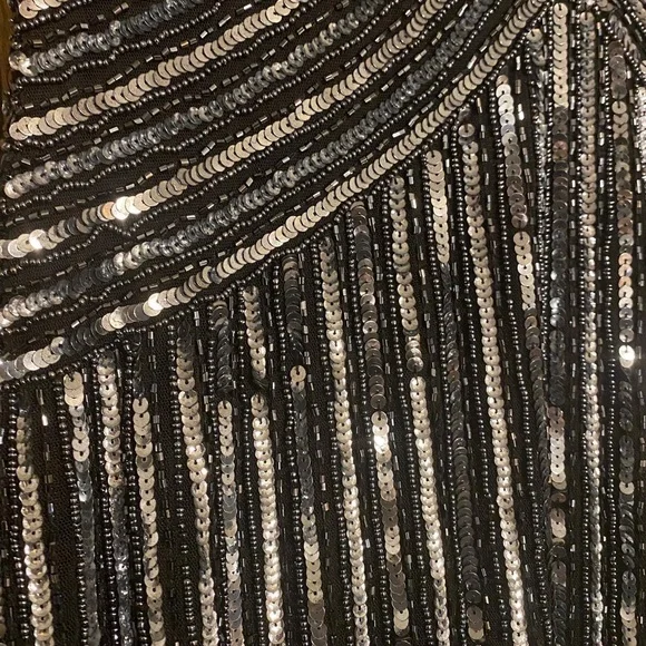 Adrianna Papell beaded Gown🖤 - Picture 4 of 5